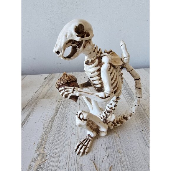 Squirrel skeleton statue figurine as is Halloween decor nut acorn‎ unique - Picture 1 of 8